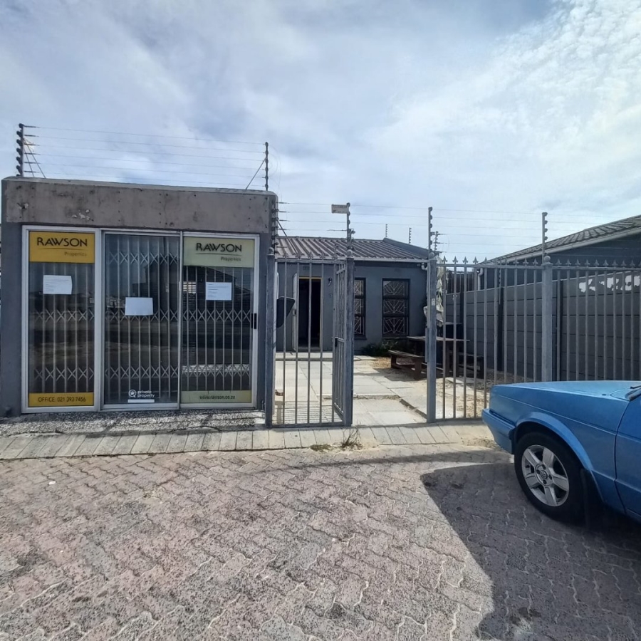  Bedroom Property for Sale in Strandfontein Village Western Cape